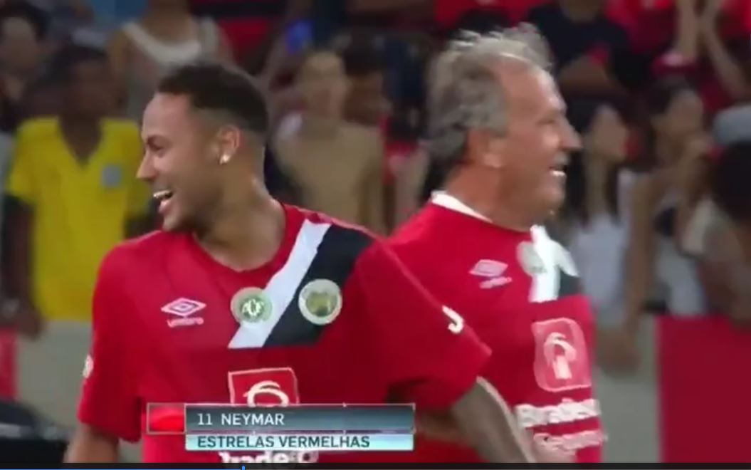 Vidéo : Neymar fait rêver le public du Maracana lors d’un match de gala en hommage à l’équipe de Chapecoense – Regardez.