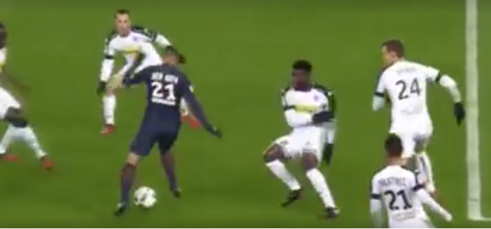 Vidéo: Ben Arfa ridiculise toute la défense d’Angers sauf …Cheikh Ndoye qui le bloque