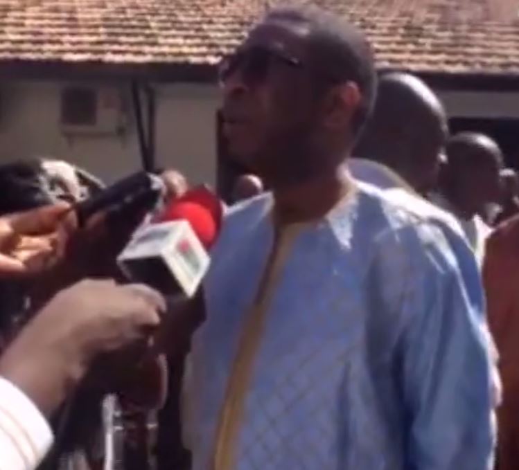 Vidéo – Emouvant témoignage de Youssou Ndour à la levée du corps d&rsquo;ousmane sow…Regardez!