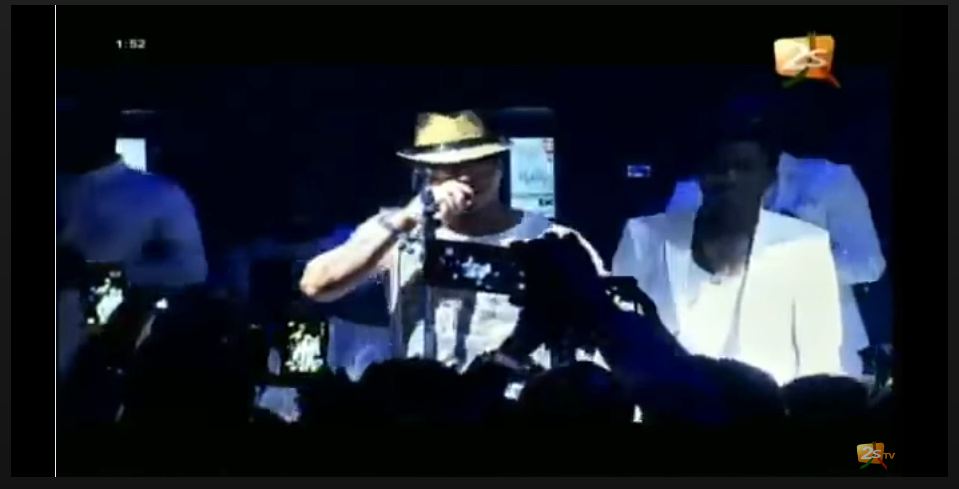 Vidéo- El Hadji Diouf flatte Diao Baldé Keïta au concert de Wally Seck au Vogue…Regardez !