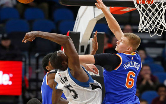 Vidéo – Basket: Le Gros dunk de Gorgui Dieng sur Monroe (Bucks 99-116 Timberwolves)