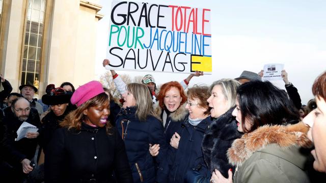 François Hollande gracie Jacqueline Sauvage