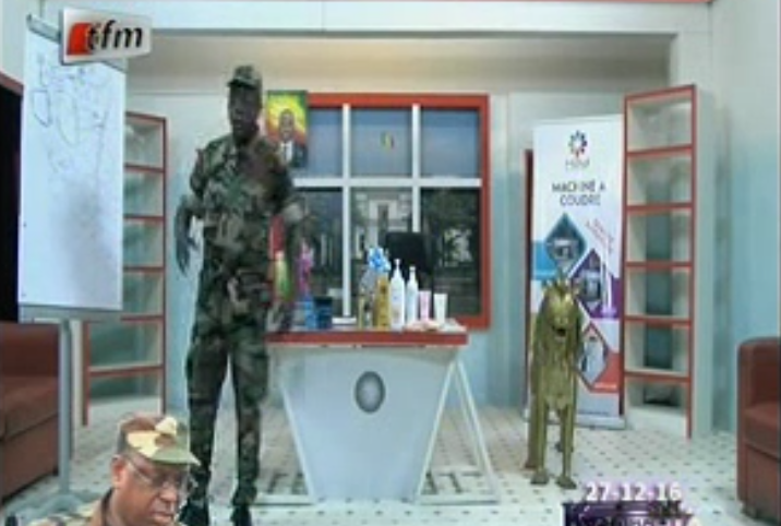 Vidéo – La stratégie militaire de Macky pour contenir Jammeh, version Kouthia Show – Regardez !
