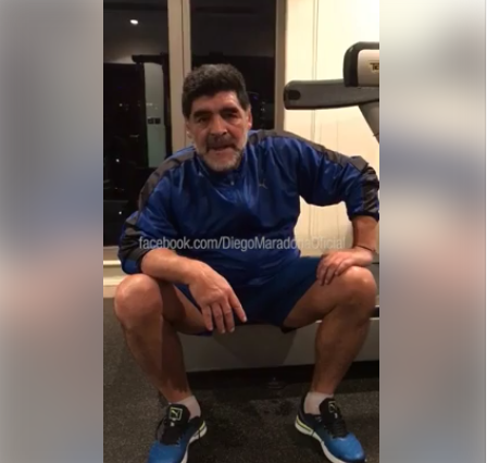 Vidéo – Absent à Dakar, Maradona refait surface et prend la défense de …