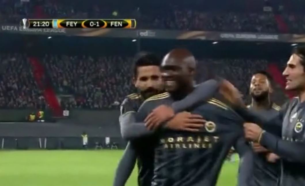 Vidéo : Feyenoord (0-1 ) Fenerbahce – Regardez la magnifique « bicyclette » de Moussa Sow, l’unique buteur