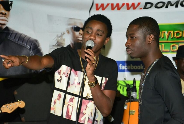 (24) Photos + Vidéo: Zoula joue à guichet fermé au Just 4 You, avec Wally Seck sur scéne