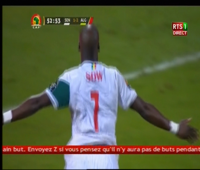 VIDEO – L&rsquo;Algérie qui double la mise et Moussa Sow vient de marquer le but de l&rsquo;égalisation (2-2) Regardez