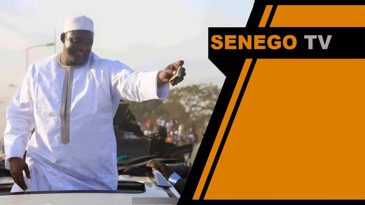 Senego TV: Adama Barrow reconnait face à la presse avoir distribué une liasse de billets d’argent à la foule