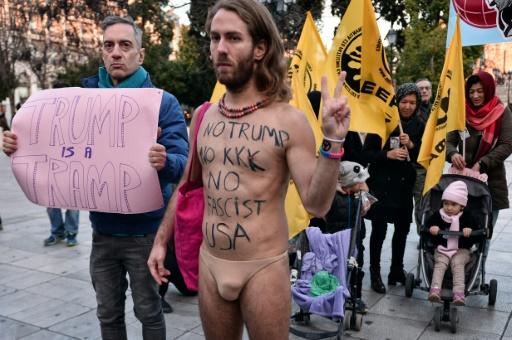Vidéo – Une très drôle de manière de manifester contre Trump – Regardez !