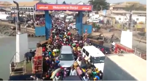Vidéo – Craignant le pire en Gambie, les populations quittent le pays – Regardez !