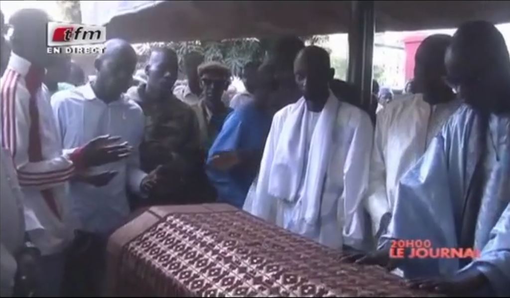 Vidéo : Douleur et tristesse à la levée du corps d’Aboubacry Mbodj qui sera inhumé dans son village natal – Regardez.