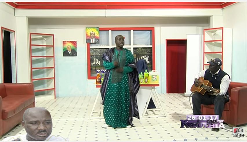 Vidéo- Humour : Kouthia se paie la  tête du griot du Président de la République, Farba Ngom..