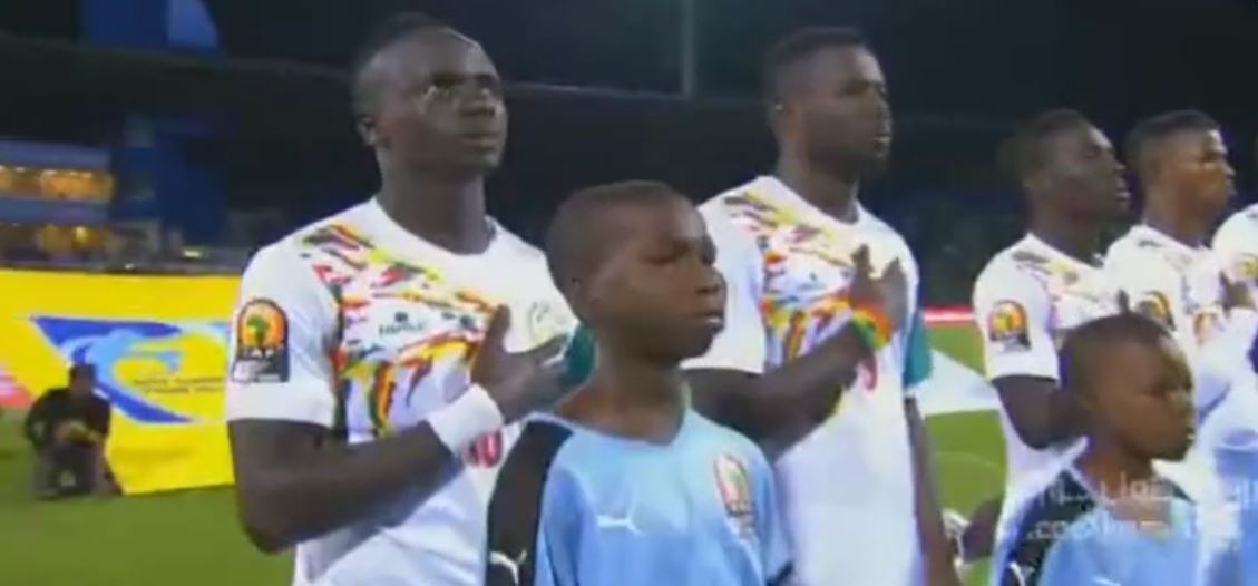 Vidéo : CAN 2017 – Le dernier retentissement de l’hymne national en l’honneur des Lions à Franceville – Regardez.