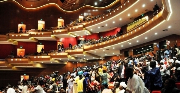 Gestion du Grand Théâtre : les artistes crient à « l’arnaque » et au « manque de respect »