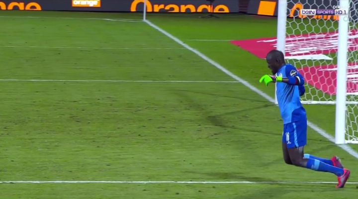 Vidéo: le « geste technique » de Khadim Ndiaye contre l’Algérie est désigné comme le meilleur de la CAN