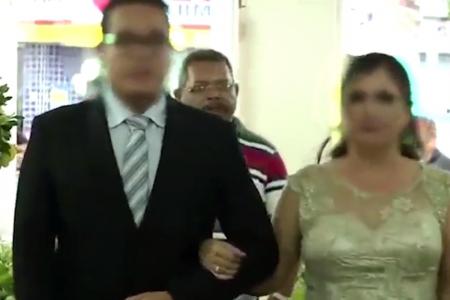 Vidéo-Incroyable: il accompagne les mariés jusqu’à l’autel avant de sortir son arme pour tirer sur les invités!