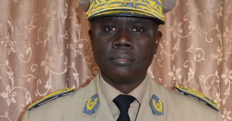 Vidéo : Le chef d’état major de l’armée de terre, le Général François Ndiaye va diriger le commandement des troupes en Gambie – Regardez.