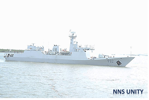 Possible intervention militaire en Gambie : le Nigeria déploie un navire de guerre
