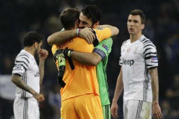 Ligue des Champions: Porto-Juve: l’accolade Buffon-Casillas