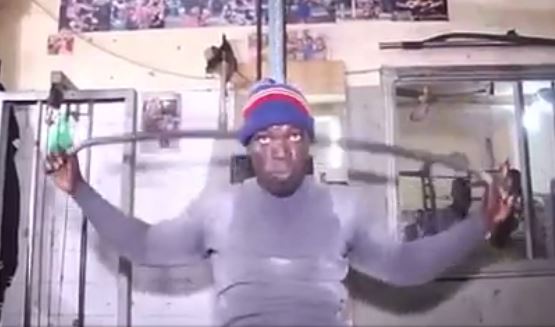 Vidéo-Mbaye gueye jr défie diam terry: »sou khékhé woo naar si goukhoum soow… »