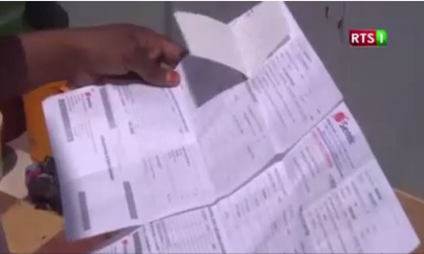 Vidéo – Réduction de l&rsquo;électricité : les populations très enthousiastes de cette mesure !