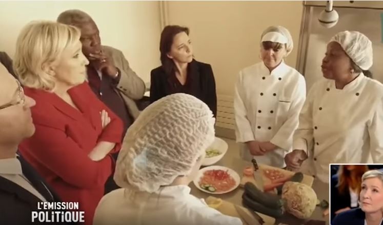Vidéo – Echange houleux entre Marine Le Pen et une travailleuse sénégalaise