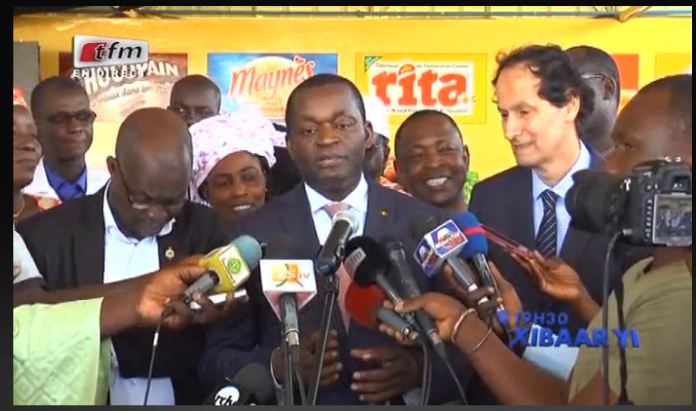 Vidéo- le ministre du commerce est plein d’humour : regardez comment il assaisonne son discours…