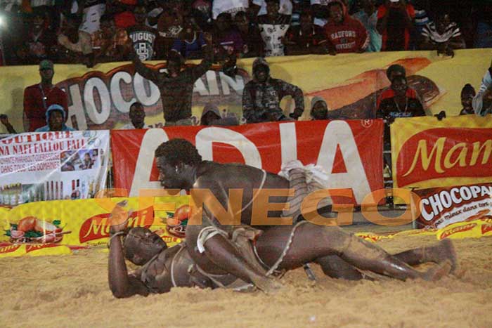 Lutte: Malaw Séras vs Modou Dia, le film du combat. Regardez