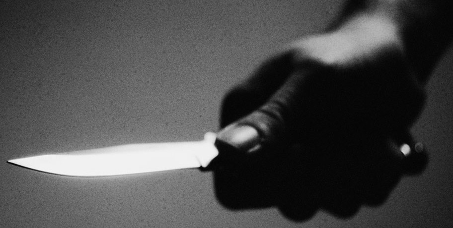 Drame à Guédiawaye, un oncle poignarde à mort sa nièce qui avait tenté de…