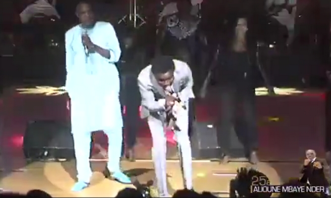 Vidéo: Wally Seck chante Aby, Ngoné Ndour et salue Youssou Ndour… Regardez !