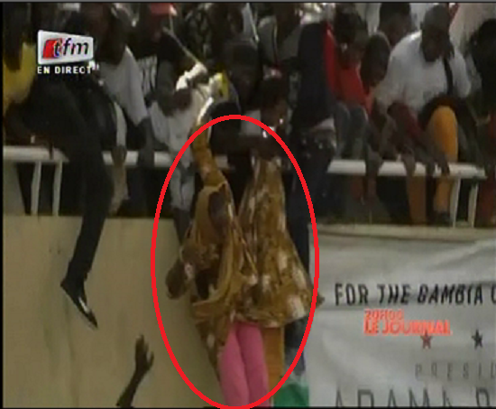 Vidéo– 52e anniversaire et prestation de serment de Barrow : Incroyable bousculade au stade de Bakau…