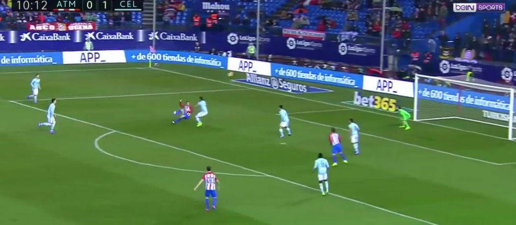 Vidéo: Torres marque un retourné acrobatique spectaculaire contre le Celta