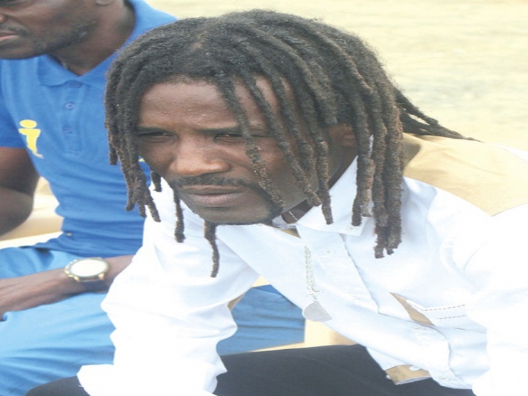 Ndiambour de Louga : Karim Séga limogé, Malick Diop arrive sur le banc
