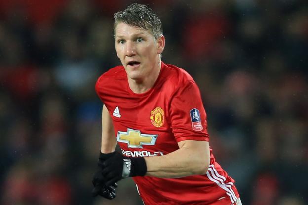 [Urgent] Vidéo – Foot : Bastian Schweinsteiger quitte Manchester United, Regardez!