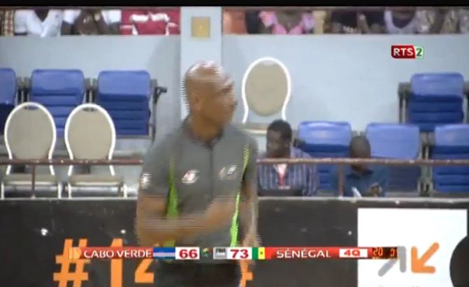 Vidéo- Tournoi zone 2 : les lions du basket font l&rsquo;essentiel contre le cap vert 76 à 66…