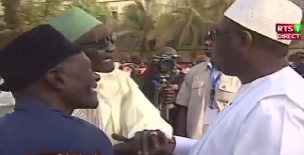 Vidéo – Quand Macky Sall rencontre Golbert Diagne dans les rues de St -Louis ! Regardez !