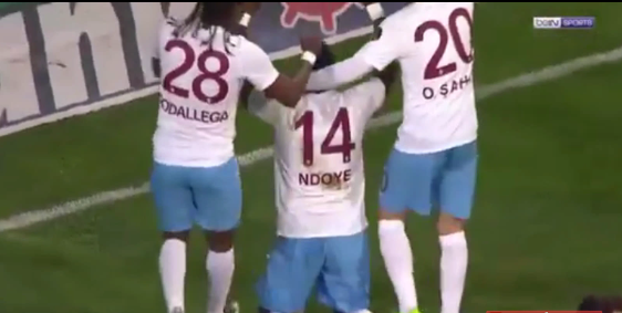 Vidéo – Akhisar 1-3 Trabzonspor : Admirez le magnifique but de Dame N’doye ! Regardez !
