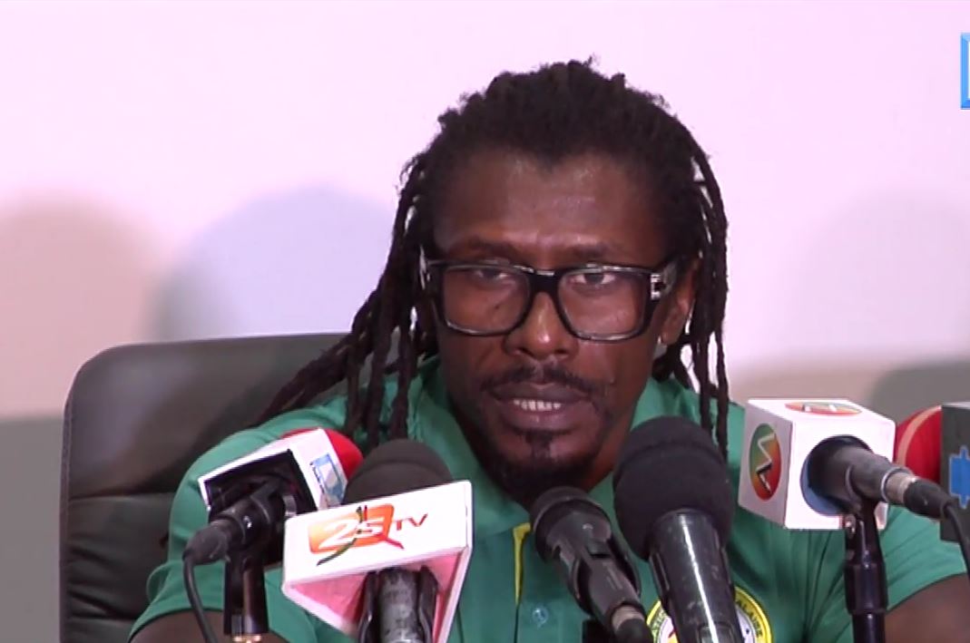 Vidéo : Aliou Cissé très fier de Momo Diamé déclare avoir tout fait pour le dissuader de rester en équipe nationale – Regardez.