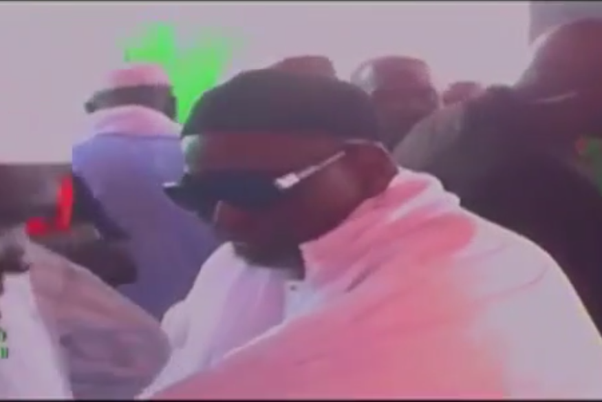 Vidéo : Décés de Al Makhtoum – Thierno Mouhamadou Bachir Tall à Tivaoune pour réconforter la famille Sy et présenter ses condoléances