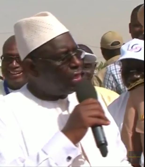 Vidéo – Ourossogui : Le président Macky Sall accueilli par des jets de pierres ! Regardez !