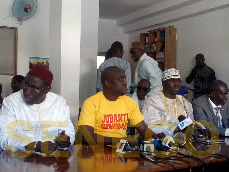 « Deux personnes capables de battre Macky Sall, Karim Wade, en exil forcé, et Khalifa Sall, envoyé en prison… »