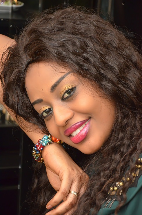 Vidéo – Retrouvez la bellissime Penda Ly (Miss Sénégal 2012) – Regardez !