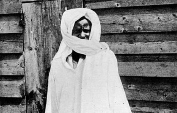 Vidéo – Serigne Modou Kara écrit un livre sur Cheikh Ahmadou Bamba préfacé par les présidents Wade, Macky Sall et Abdou Diouf…
