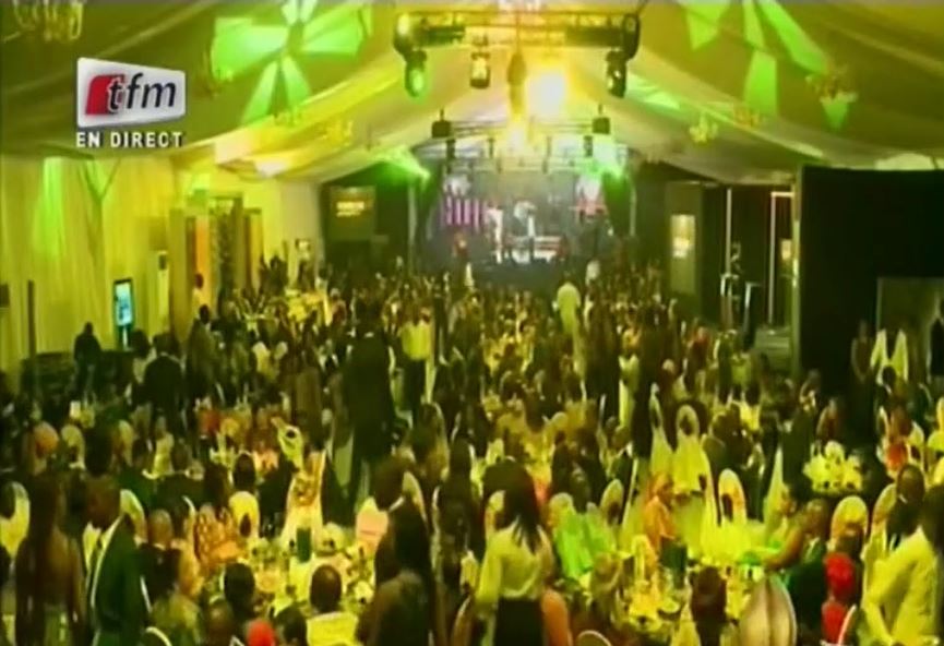 Vidéo : Carlou D met de l&rsquo;ambiance à la soirée des Cauris d&rsquo;or – Regardez.