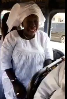 Vidéo – Humour : Les vieilles dames s&rsquo;adaptent aux fameuses expressions « loutakh may guene di jongoma… »