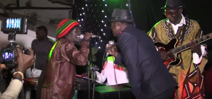 Vidéo-Cheikh Lo dans un duo hilarant avec Idrissa Diop: « Kagna nga, mboott nga… »
