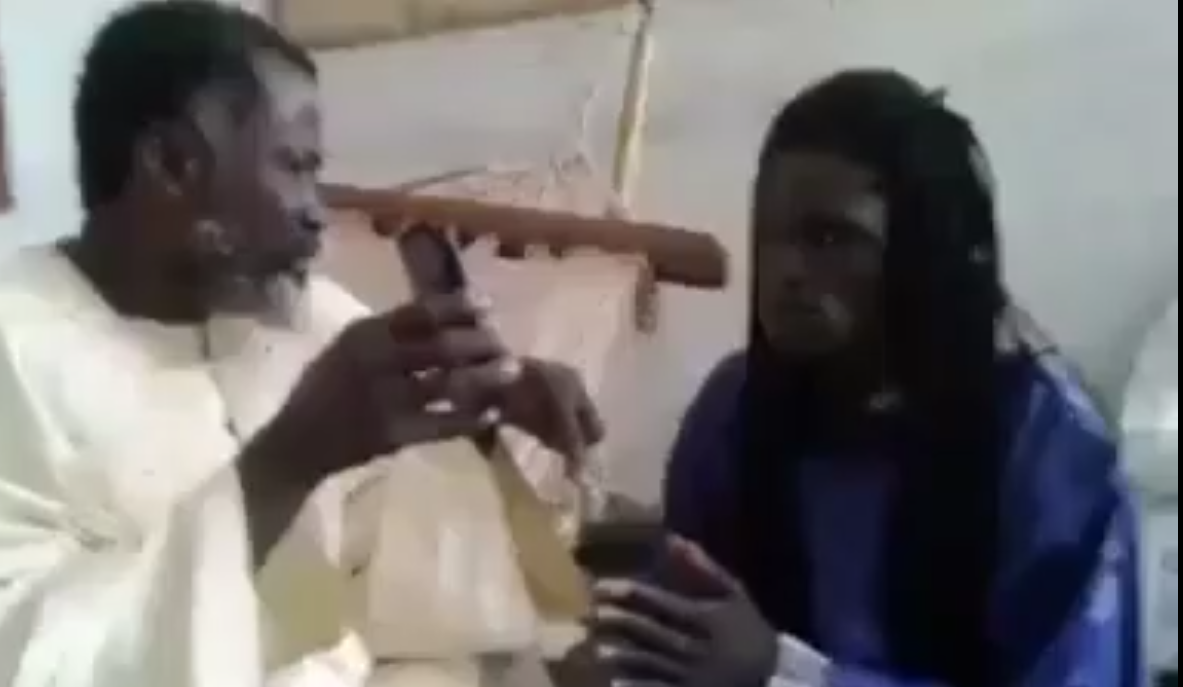 Video: arrêté et humilié, ce Baye Fall  prétendait être le fils de Serigne Cheikh Fall Mbaor. Regardez!