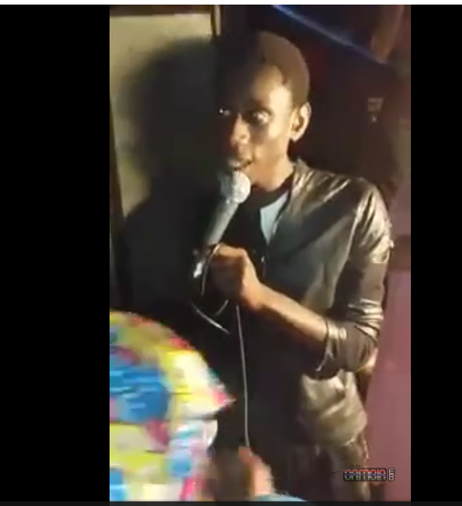 Vidéo: un jeune gambien imite merveilleusement Ndongo Lo. Regardez!