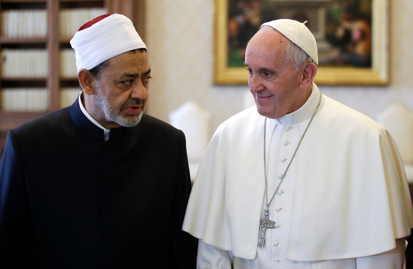 Le pape à Al-Azhar avec le grand imam Ahmed Al-Tayeb, un puissant symbole