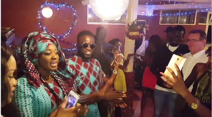 Vidéo – Le couple Maabo offre un beau spectacle à leurs fans au Brazzerade Hotel…